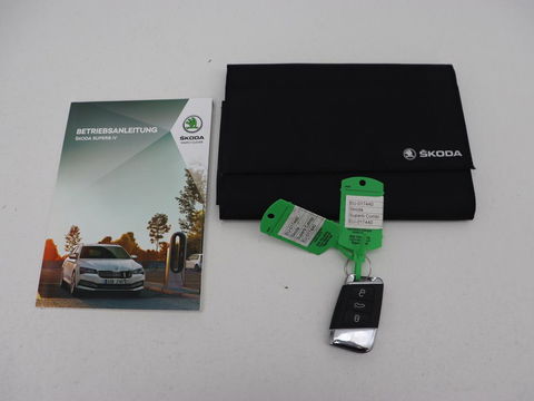 Škoda Superb 1.4 TSI iV Laurin & Klement | Panoramadak | Stoelventilatie | Leder | Camera | Trekhaak | Massage | Adaptive cruise | Virtual Cockpit | Canton Sound | Carplay | 19'' lichtmetalen velgen | PHEV