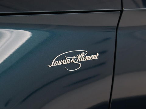 Škoda Superb 1.4 TSI iV Laurin & Klement | Panoramadak | Stoelventilatie | Leder | Camera | Trekhaak | Massage | Adaptive cruise | Virtual Cockpit | Canton Sound | Carplay | 19'' lichtmetalen velgen | PHEV