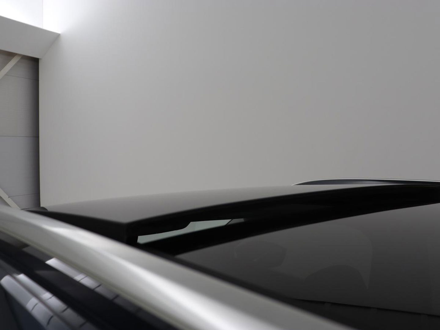 Škoda Superb 1.4 TSI iV Laurin & Klement | Panoramadak | Stoelventilatie | Leder | Camera | Trekhaak | Massage | Adaptive cruise | Virtual Cockpit | Canton Sound | Carplay | 19'' lichtmetalen velgen | PHEV