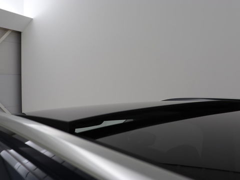 Škoda Superb 1.4 TSI iV Laurin & Klement | Panoramadak | Stoelventilatie | Leder | Camera | Trekhaak | Massage | Adaptive cruise | Virtual Cockpit | Canton Sound | Carplay | 19'' lichtmetalen velgen | PHEV