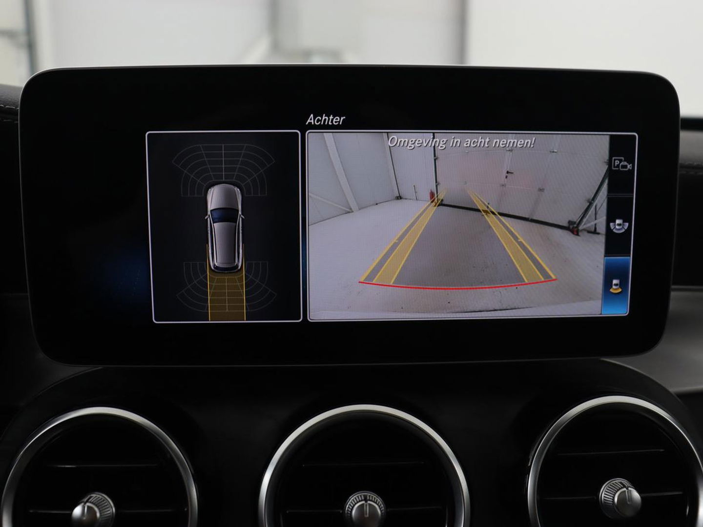 Mercedes-Benz C-Klasse 300e Avantgarde | Panoramadak | Leder Exclusief | Burmester Surround | Stoelverwarming | Camera | Carplay | Dodehoek detectie | Navigatie | Full LED