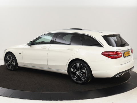 Mercedes-Benz C-Klasse 300e Avantgarde | Panoramadak | Leder Exclusief | Burmester Surround | Stoelverwarming | Camera | Carplay | Dodehoek detectie | Navigatie | Full LED