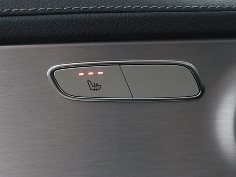 Mercedes-Benz C-Klasse 300e Avantgarde | Panoramadak | Leder Exclusief | Burmester Surround | Stoelverwarming | Camera | Carplay | Dodehoek detectie | Navigatie | Full LED