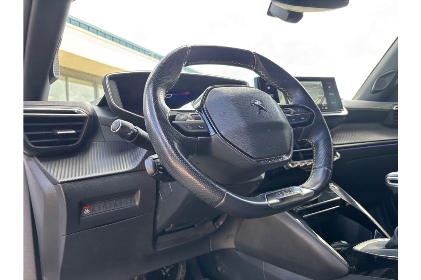 Peugeot 2008 1.2 PURETECH GT 130PK NAVI LMV AIRCO PDC-CAMERA