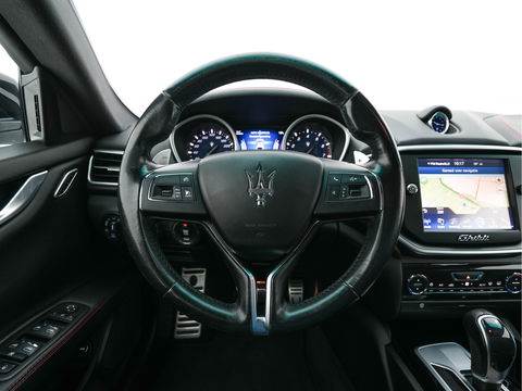 Maserati Ghibli 3.0 S Q4 Sports-Pack Aut. *LUXURY-LEATHER | BI-XENON | HARMAN/KARDON-SOUNDSYTEM | NAVI-FULLMAP | HEATED-SPORTSEATS | SHIFT-PADDLES | KEYLESS | CAMERA | ECC | PDC | CRUISE | 21''ALU*