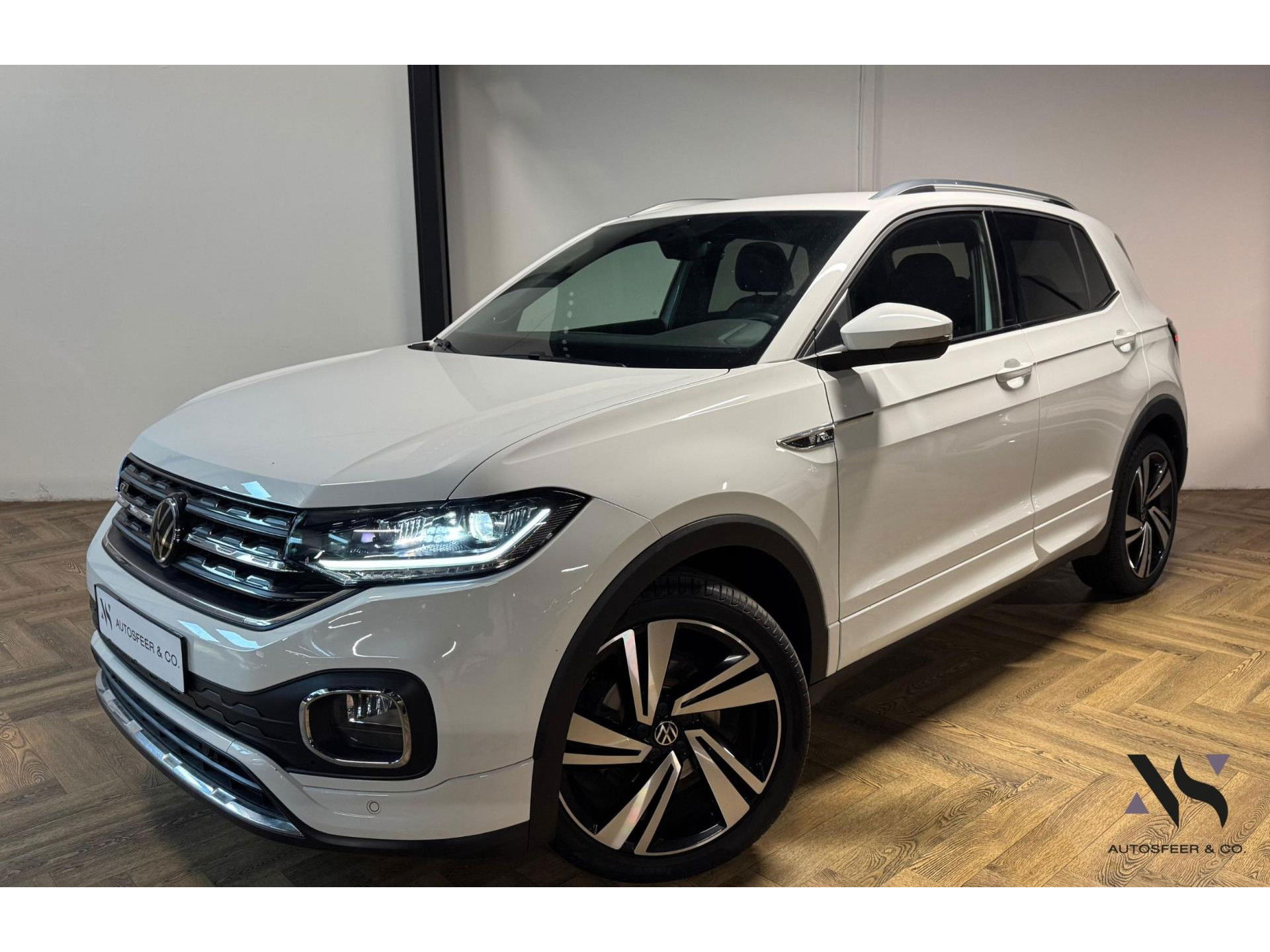 Volkswagen T-Cross 1.0 TSI R-Line KEYLESS CAM BEATS