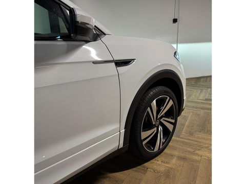 Volkswagen T-Cross 1.0 TSI R-Line KEYLESS CAM BEATS