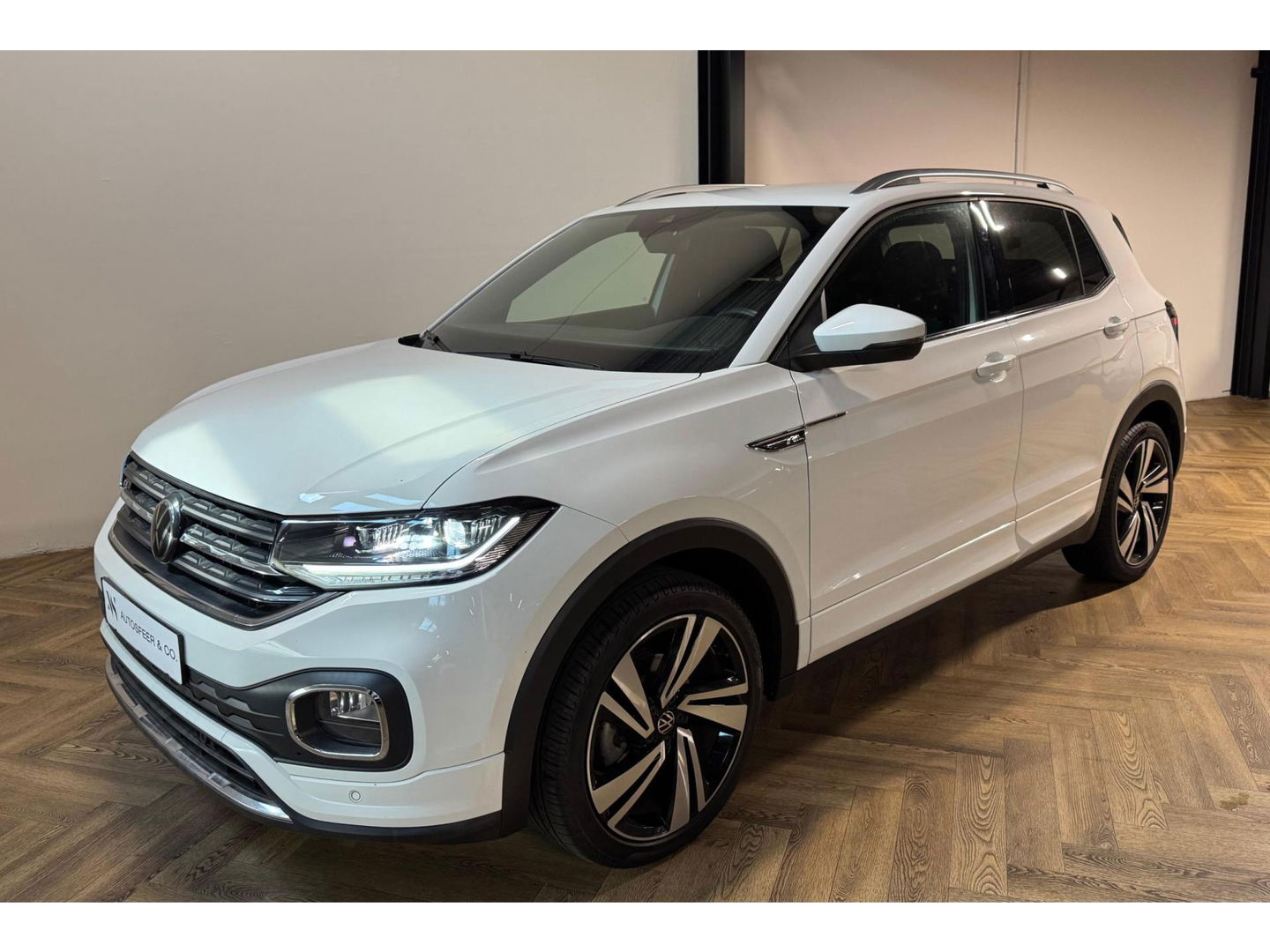 Volkswagen T-Cross 1.0 TSI R-Line KEYLESS CAM BEATS