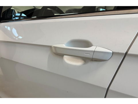 Volkswagen T-Cross 1.0 TSI R-Line KEYLESS CAM BEATS