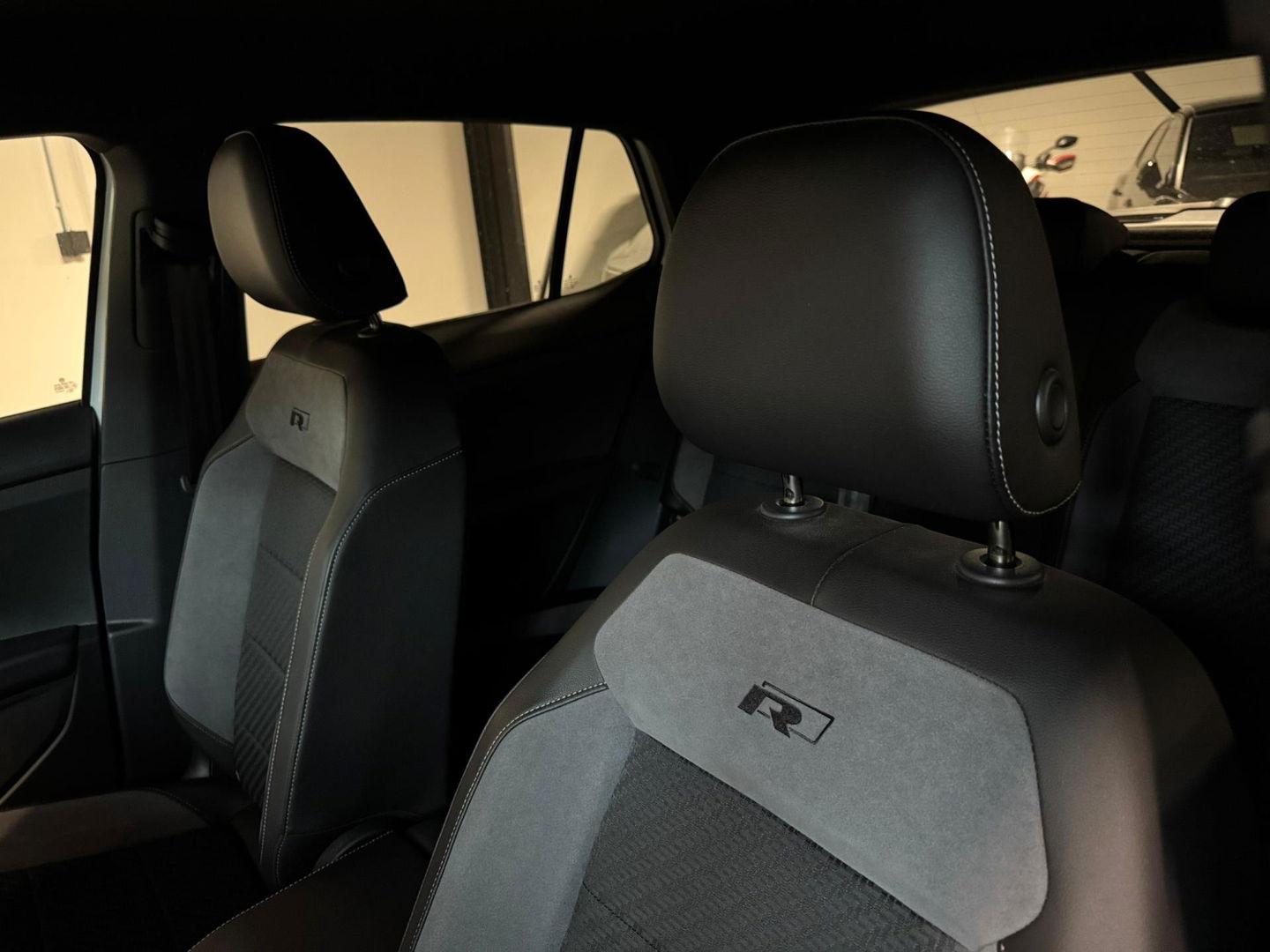 Volkswagen T-Cross 1.0 TSI R-Line KEYLESS CAM BEATS