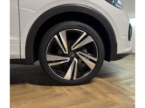 Volkswagen T-Cross 1.0 TSI R-Line KEYLESS CAM BEATS