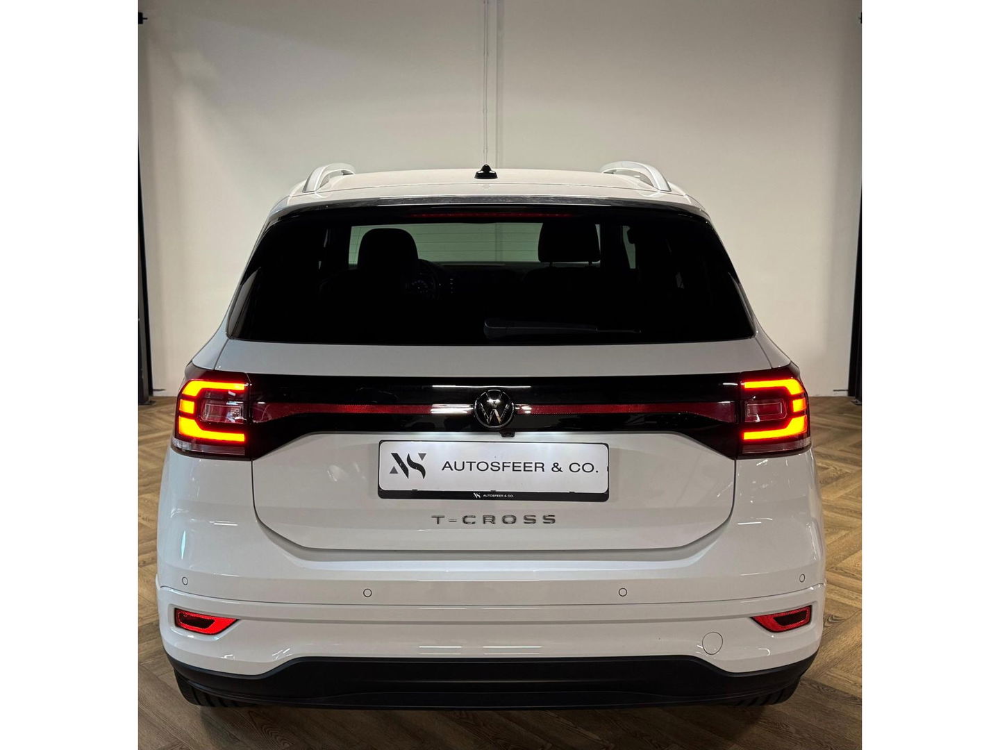 Volkswagen T-Cross 1.0 TSI R-Line KEYLESS CAM BEATS