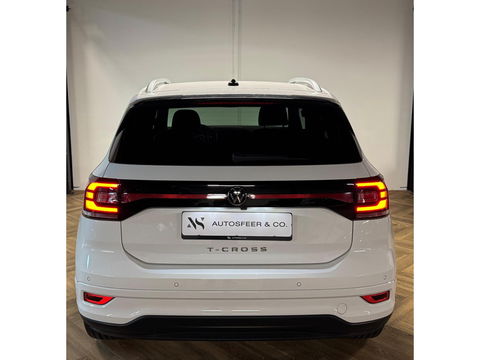 Volkswagen T-Cross 1.0 TSI R-Line KEYLESS CAM BEATS