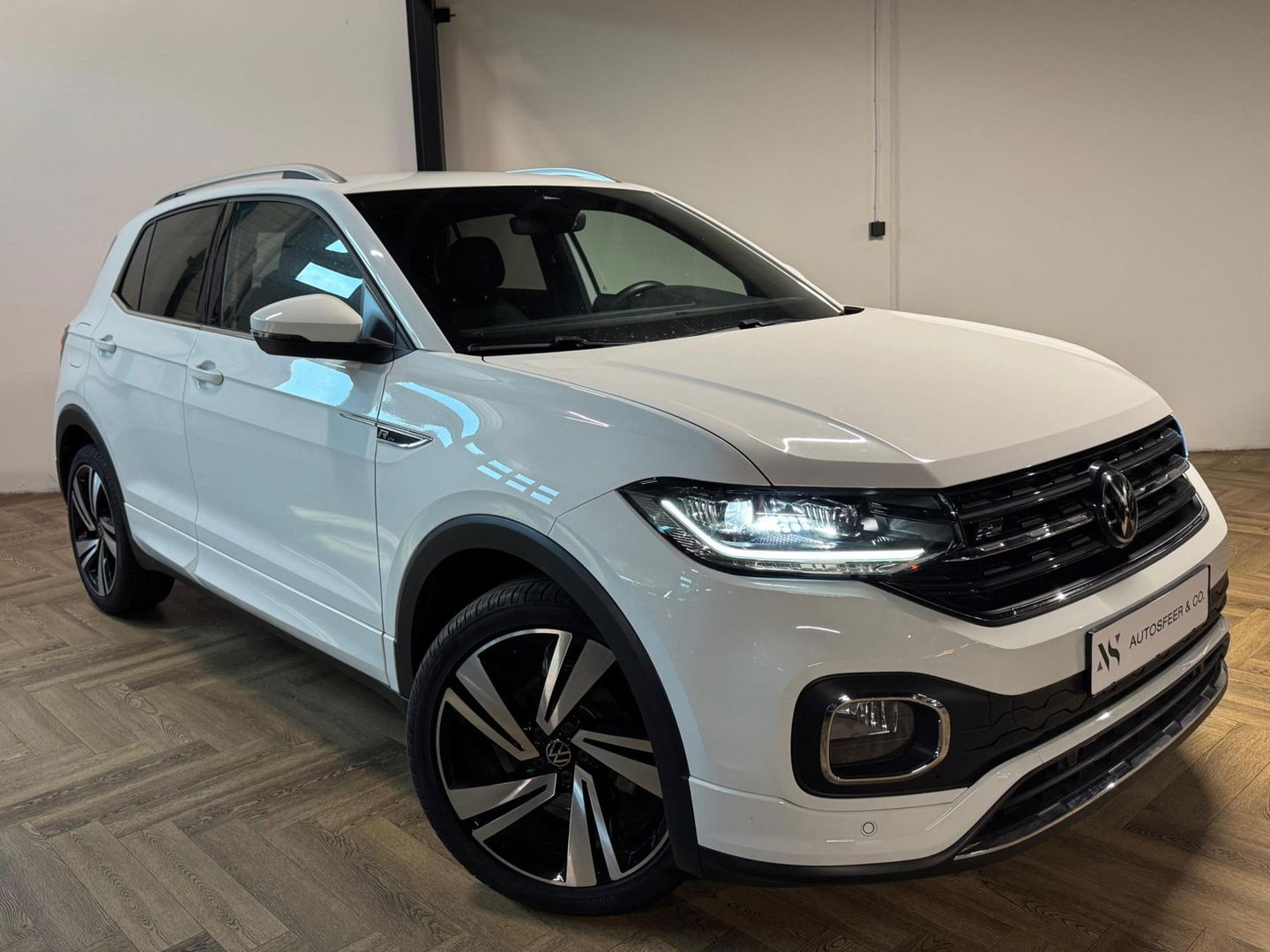 Volkswagen T-Cross 1.0 TSI R-Line KEYLESS CAM BEATS