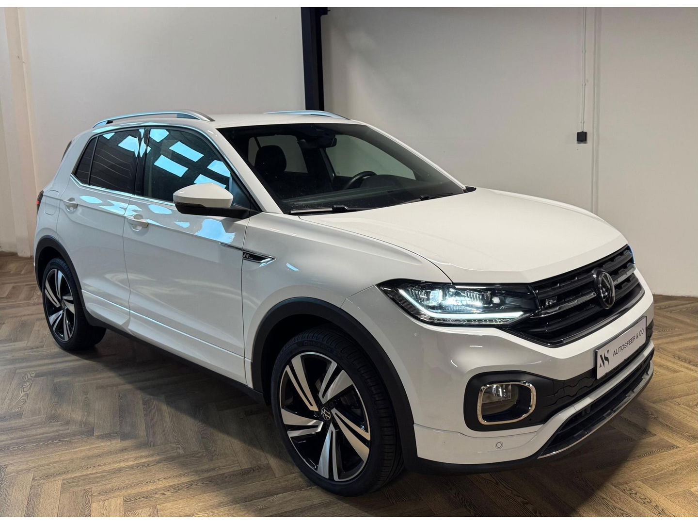 Volkswagen T-Cross 1.0 TSI R-Line KEYLESS CAM BEATS
