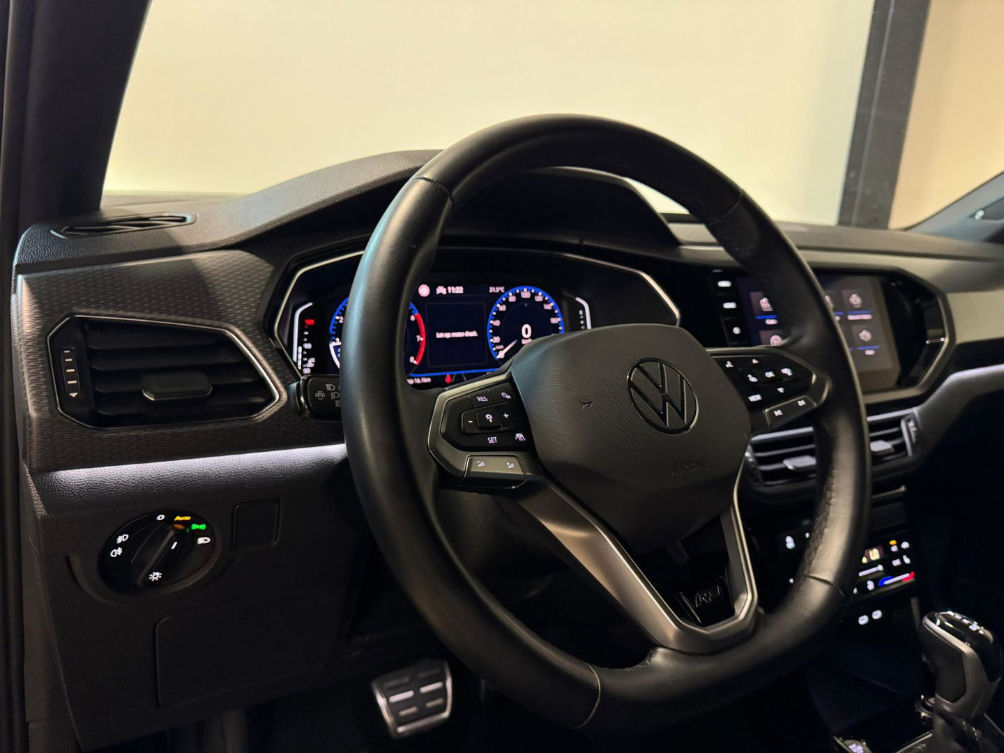 Volkswagen T-Cross 1.0 TSI R-Line KEYLESS CAM BEATS