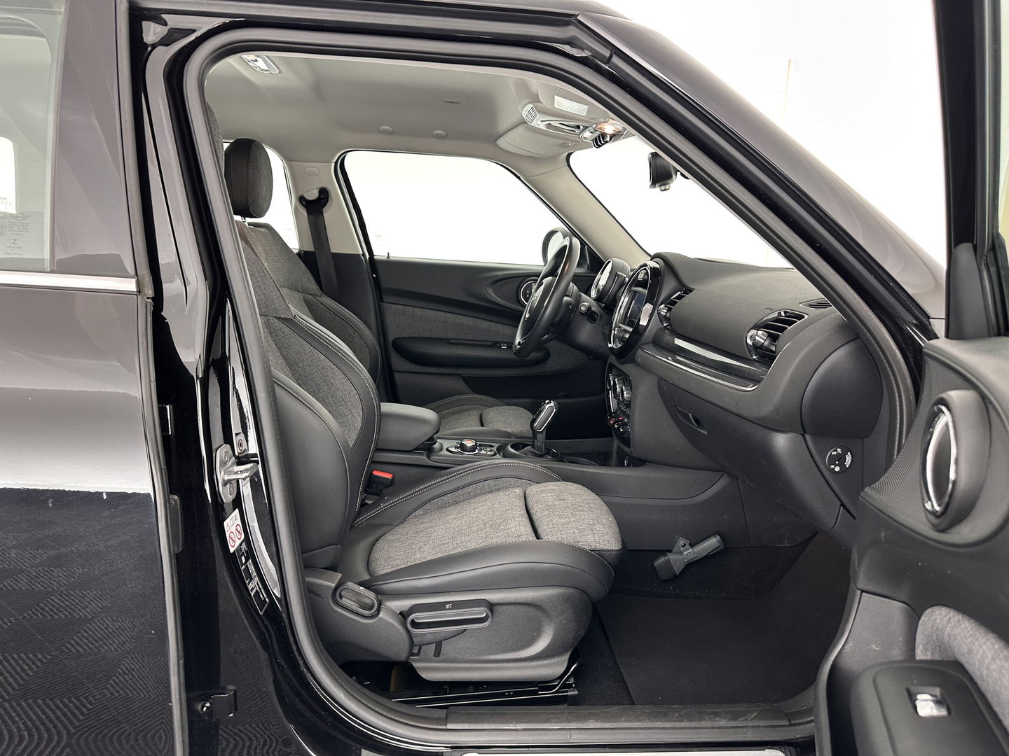 MINI Clubman 1.5 Cooper Chili Aut. *1/2LEATHER | FULL-LED | KEYLESS | NAVI-FULLMAP | SPORT-SEATS | ECC | PDC | CRUISE | 18''ALU*