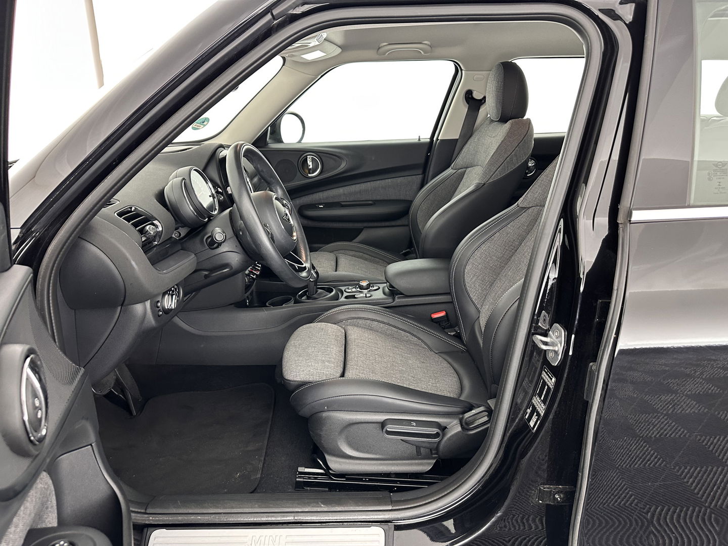 MINI Clubman 1.5 Cooper Chili Aut. *1/2LEATHER | FULL-LED | KEYLESS | NAVI-FULLMAP | SPORT-SEATS | ECC | PDC | CRUISE | 18''ALU*