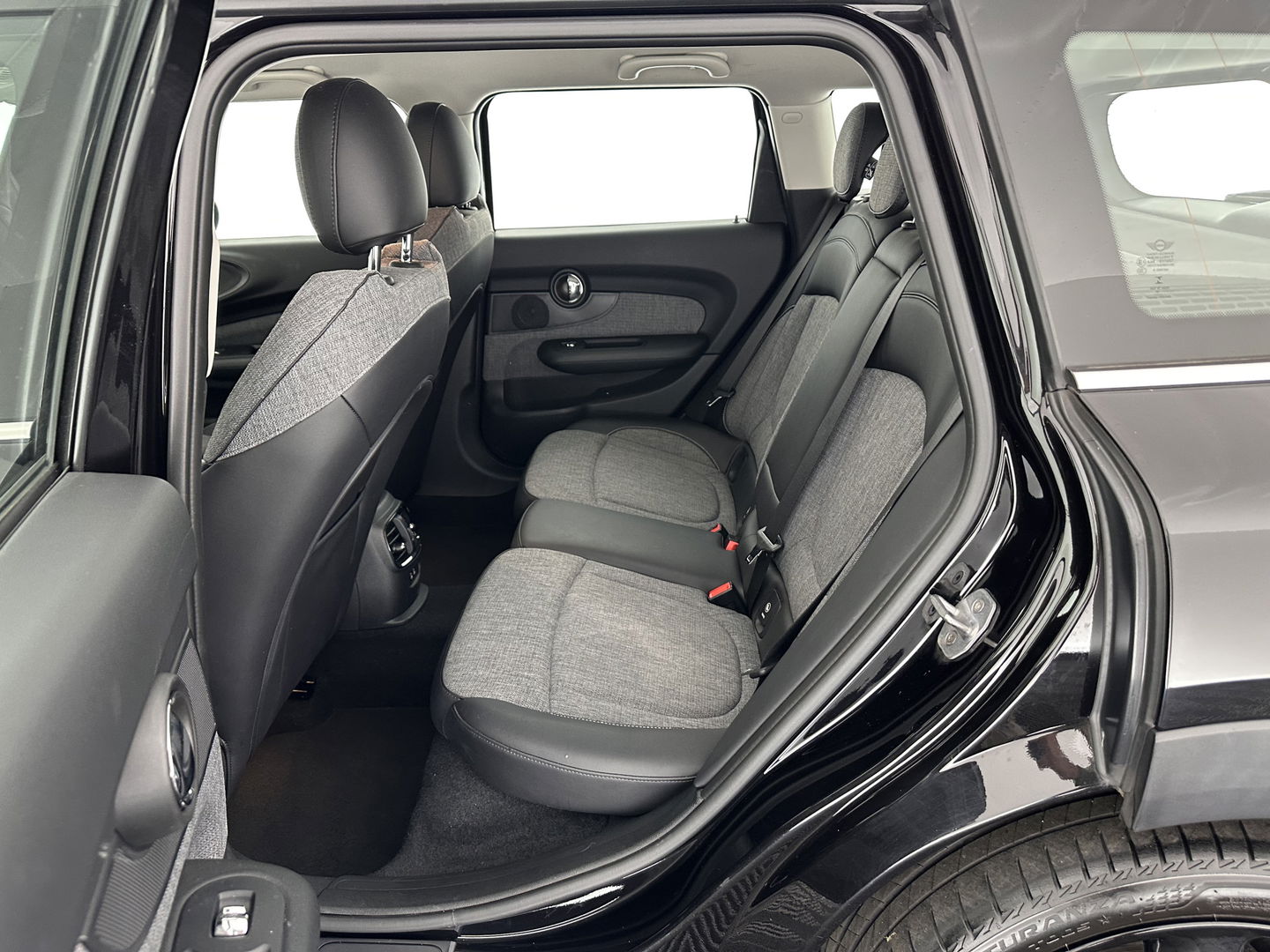 MINI Clubman 1.5 Cooper Chili Aut. *1/2LEATHER | FULL-LED | KEYLESS | NAVI-FULLMAP | SPORT-SEATS | ECC | PDC | CRUISE | 18''ALU*