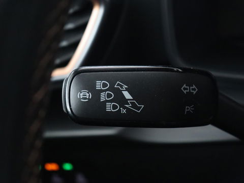 CUPRA Formentor 1.4 e-Hybrid | Leder | Trekhaak | Stoel & stuurverwarming | Carplay | Camera | Memory | Sfeerverlichting | Keyless | Full LED | PHEV