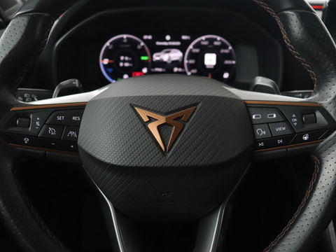 CUPRA Formentor 1.4 e-Hybrid | Leder | Trekhaak | Stoel & stuurverwarming | Carplay | Camera | Memory | Sfeerverlichting | Keyless | Full LED | PHEV