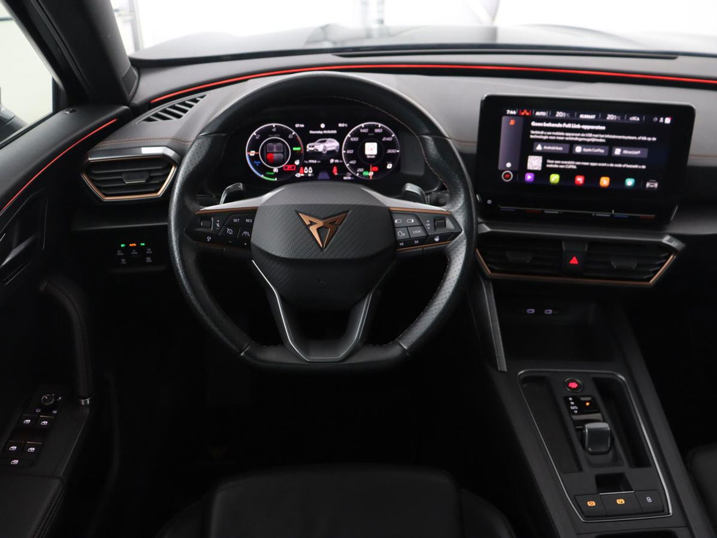 CUPRA Formentor 1.4 e-Hybrid | Leder | Trekhaak | Stoel & stuurverwarming | Carplay | Camera | Memory | Sfeerverlichting | Keyless | Full LED | PHEV