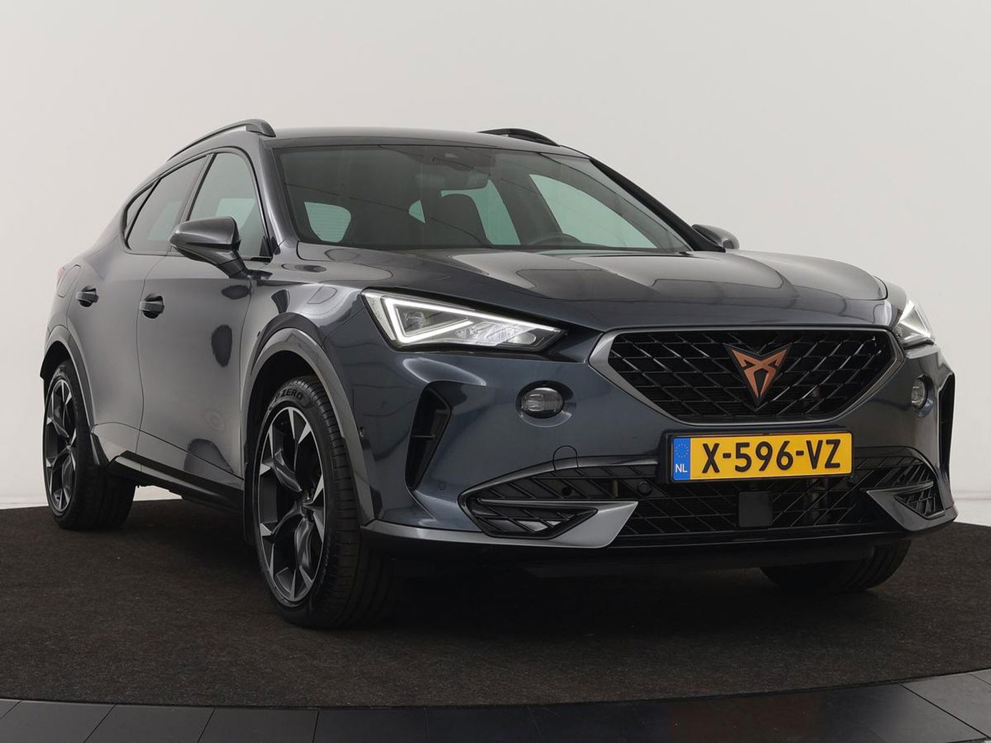 CUPRA Formentor 1.4 e-Hybrid | Leder | Trekhaak | Stoel & stuurverwarming | Carplay | Camera | Memory | Sfeerverlichting | Keyless | Full LED | PHEV
