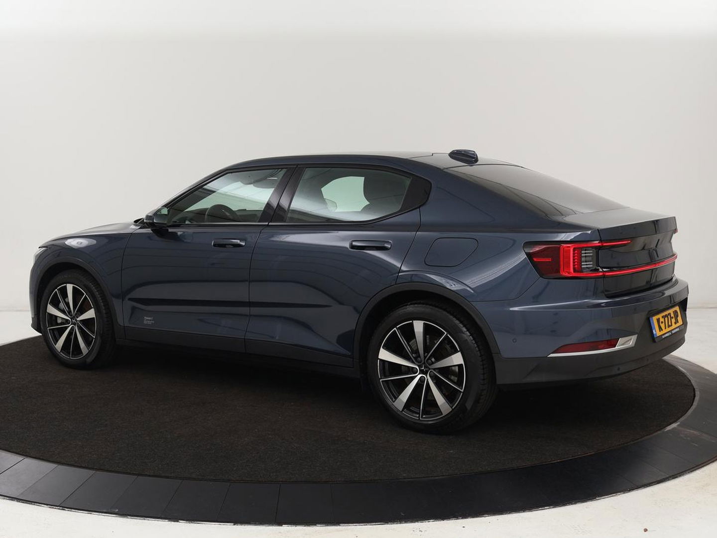 Polestar 2 Long Range Dual Motor Launch Edition 78kWh | Panoramadak | Trekhaak | Stoel & stuurverwarming | 360 camera | Adaptive cruise | Harman/Kardon | Carplay