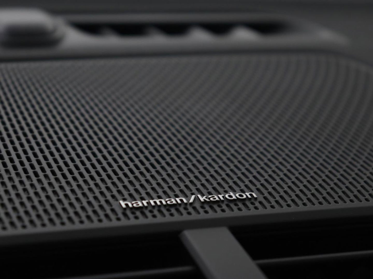 Polestar 2 Long Range Dual Motor Launch Edition 78kWh | Panoramadak | Trekhaak | Stoel & stuurverwarming | 360 camera | Adaptive cruise | Harman/Kardon | Carplay
