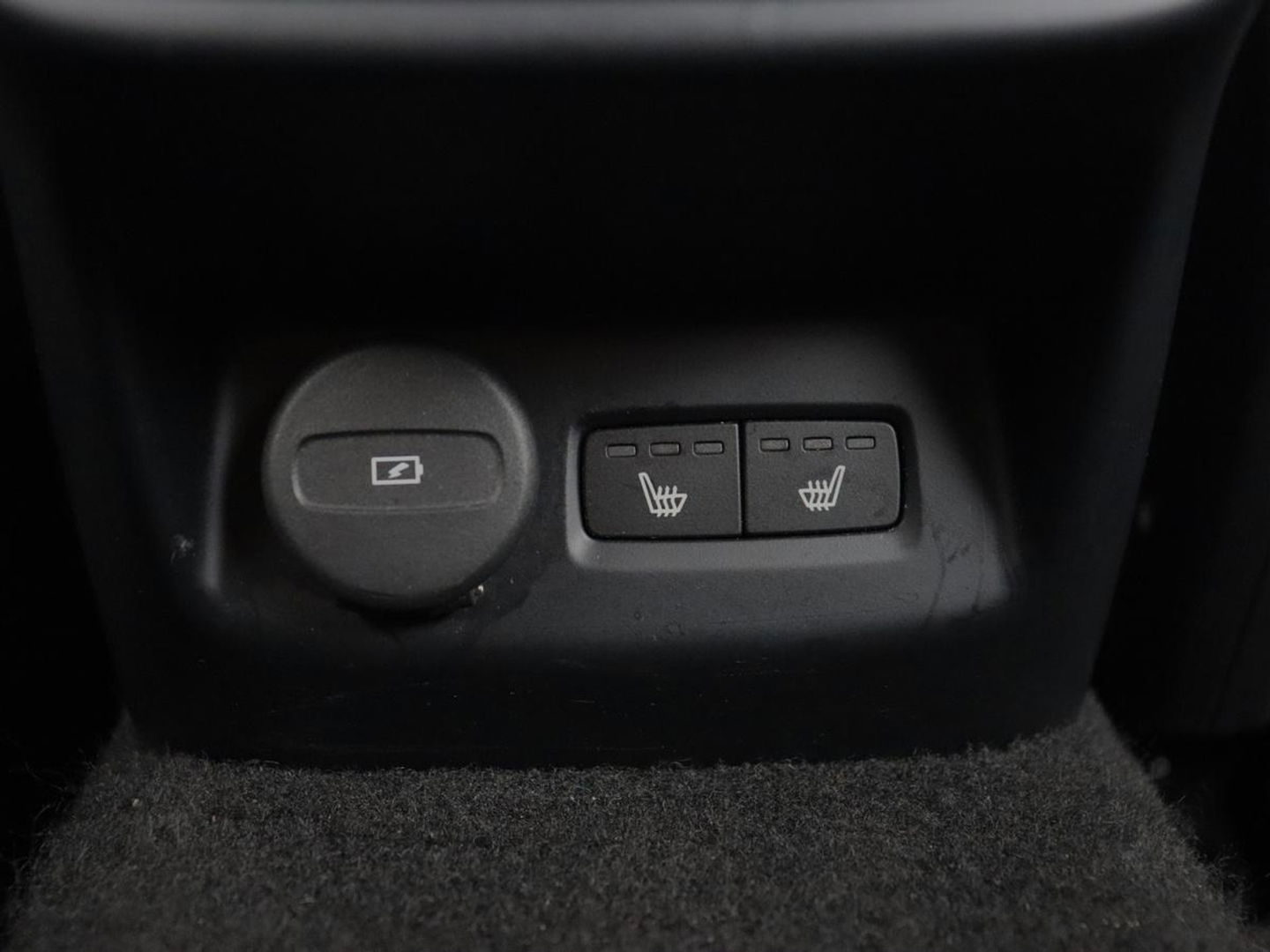Polestar 2 Long Range Dual Motor Launch Edition 78kWh | Panoramadak | Trekhaak | Stoel & stuurverwarming | 360 camera | Adaptive cruise | Harman/Kardon | Carplay