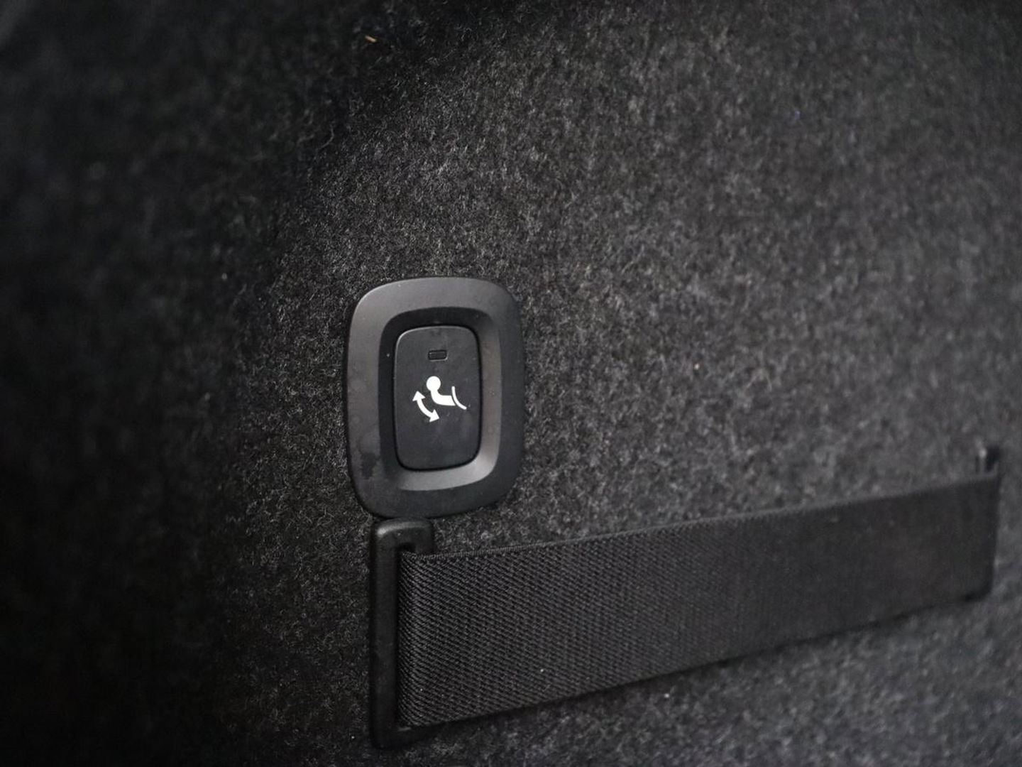 Polestar 2 Long Range Dual Motor Launch Edition 78kWh | Panoramadak | Trekhaak | Stoel & stuurverwarming | 360 camera | Adaptive cruise | Harman/Kardon | Carplay