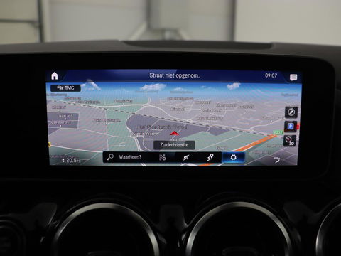 Mercedes-Benz B-Klasse 180 Advantage | Stoelverwarming | Camera | Carplay | Trekhaak | Full LED | Navigatie | Half leder | Climate control | Park Assist