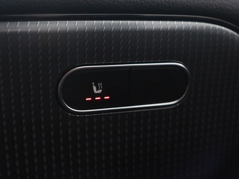 Mercedes-Benz B-Klasse 180 Advantage | Stoelverwarming | Camera | Carplay | Trekhaak | Full LED | Navigatie | Half leder | Climate control | Park Assist