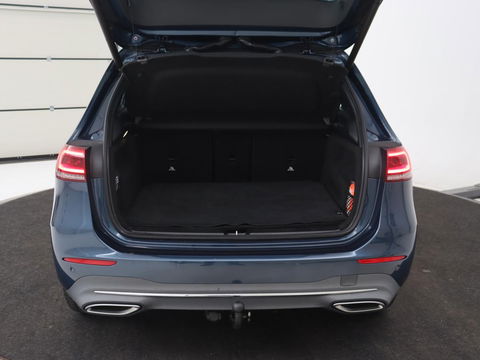 Mercedes-Benz B-Klasse 180 Advantage | Stoelverwarming | Camera | Carplay | Trekhaak | Full LED | Navigatie | Half leder | Climate control | Park Assist