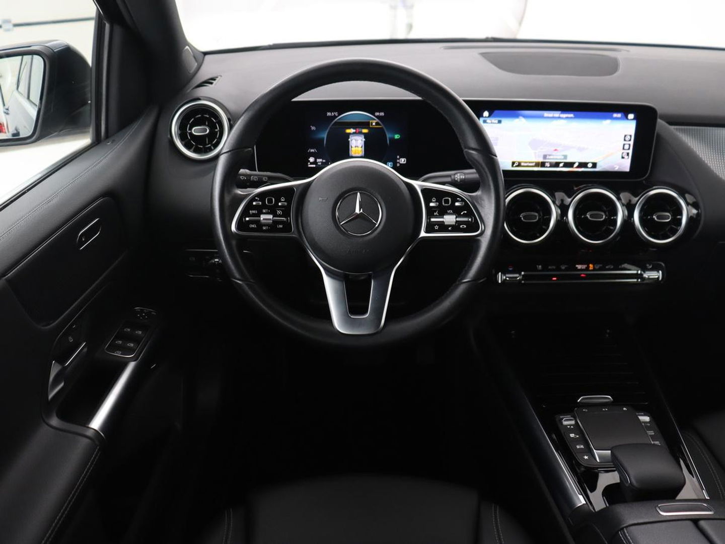 Mercedes-Benz B-Klasse 180 Advantage | Stoelverwarming | Camera | Carplay | Trekhaak | Full LED | Navigatie | Half leder | Climate control | Park Assist