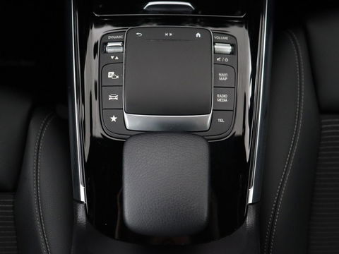 Mercedes-Benz B-Klasse 180 Advantage | Stoelverwarming | Camera | Carplay | Trekhaak | Full LED | Navigatie | Half leder | Climate control | Park Assist