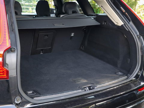 Volvo XC60 T8 Plug-in hybrid AWD Plus Dark 455PK | 360 Cam | 20'' | Harman Kardon | Winterpakket