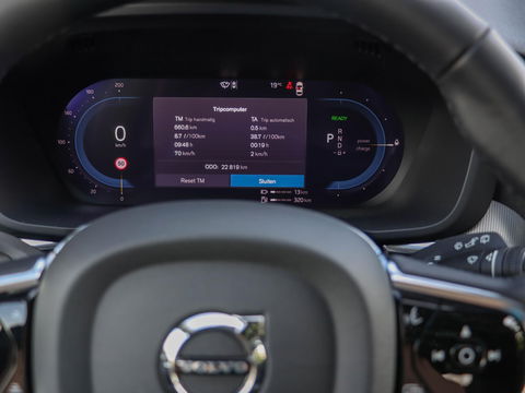 Volvo XC60 T8 Plug-in hybrid AWD Plus Dark 455PK | 360 Cam | 20'' | Harman Kardon | Winterpakket