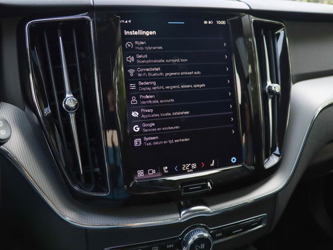 Volvo XC60 T8 Plug-in hybrid AWD Plus Dark 455PK | 360 Cam | 20'' | Harman Kardon | Winterpakket