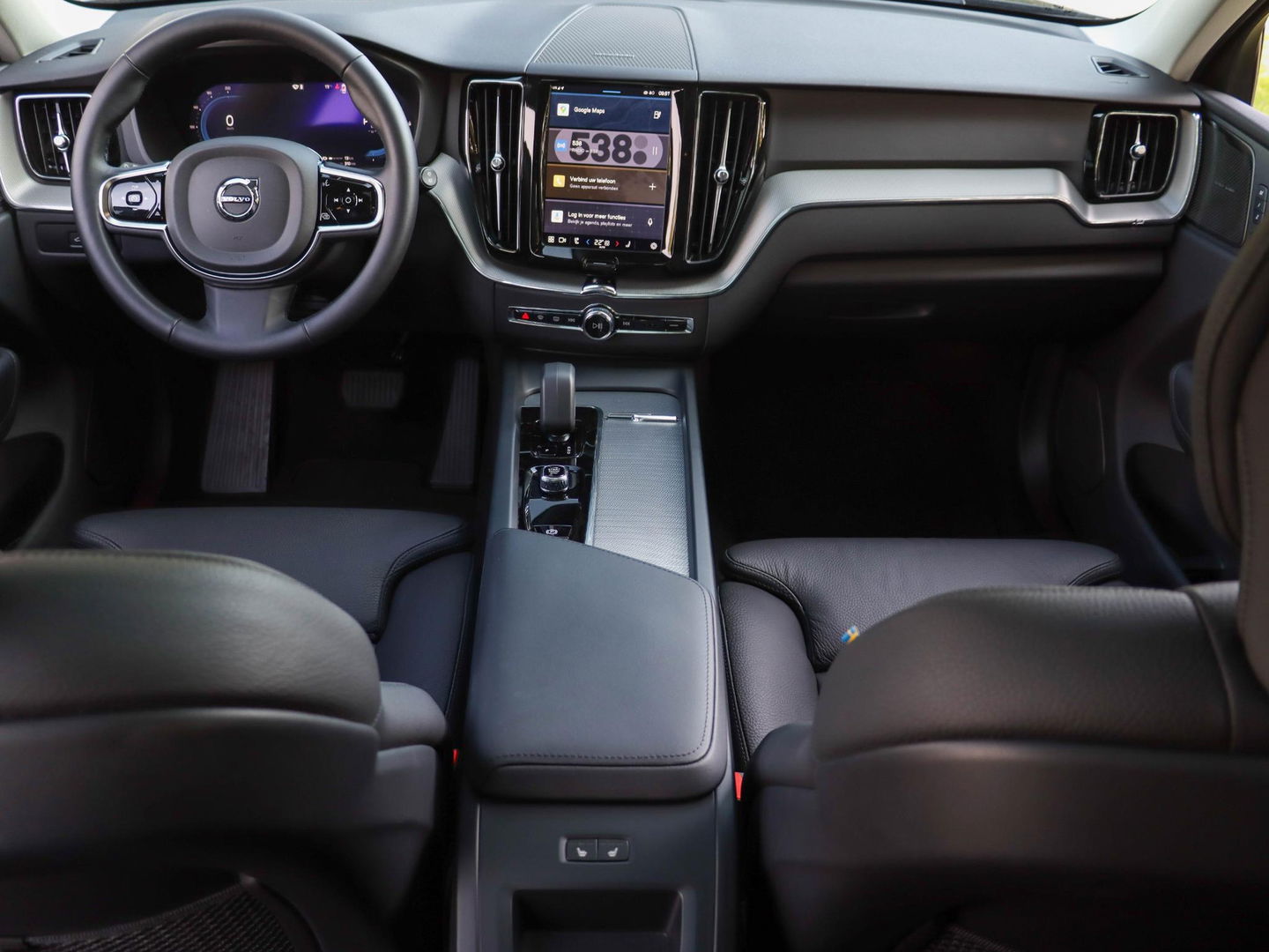 Volvo XC60 T8 Plug-in hybrid AWD Plus Dark 455PK | 360 Cam | 20'' | Harman Kardon | Winterpakket