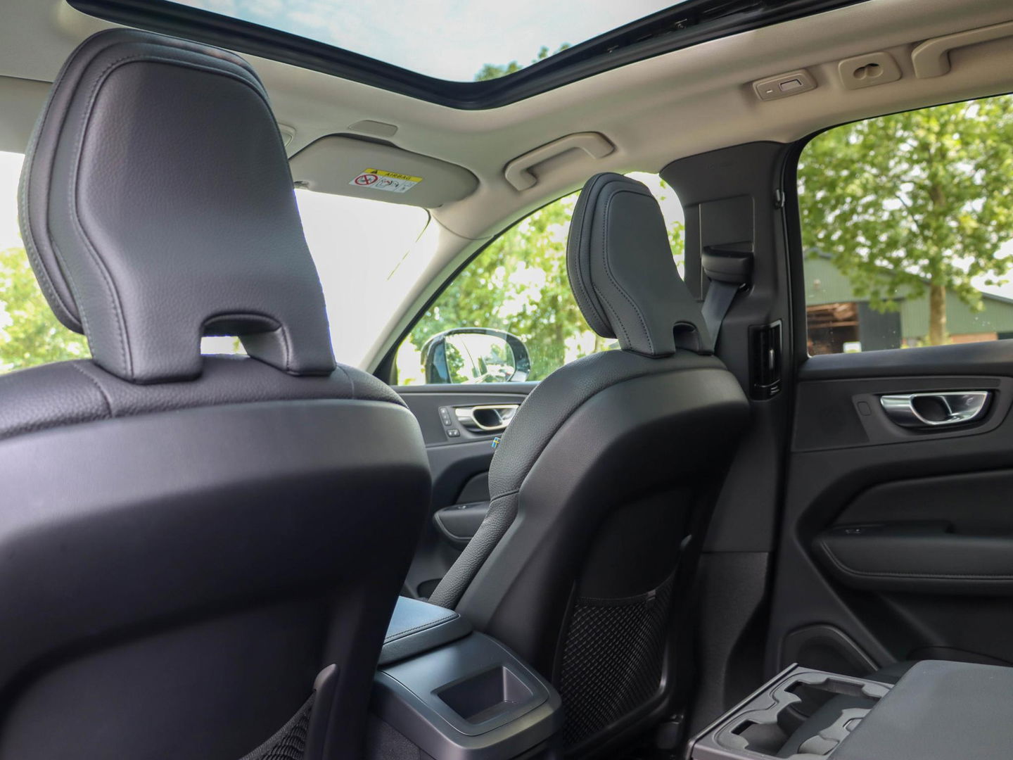 Volvo XC60 T8 Plug-in hybrid AWD Plus Dark 455PK | 360 Cam | Harman Kardon | 20'' | Winterpakket