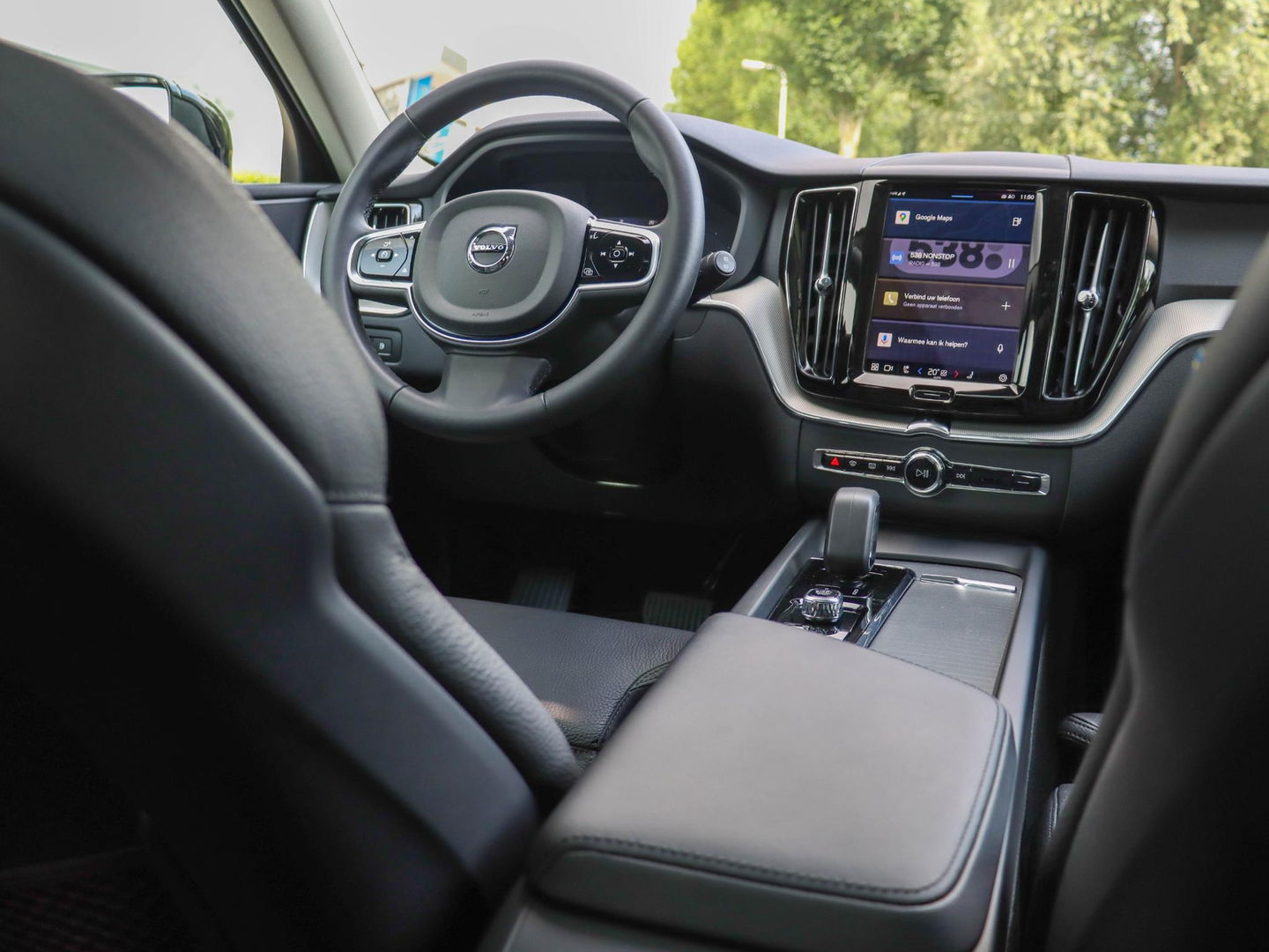 Volvo XC60 T8 Plug-in hybrid AWD Plus Dark 455PK | 360 Cam | Harman Kardon | 20'' | Winterpakket