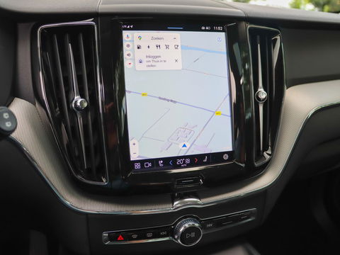 Volvo XC60 T8 Plug-in hybrid AWD Plus Dark 455PK | 360 Cam | Harman Kardon | 20'' | Winterpakket
