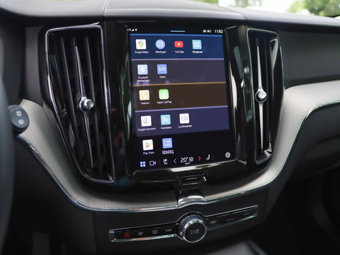 Volvo XC60 T8 Plug-in hybrid AWD Plus Dark 455PK | 360 Cam | Harman Kardon | 20'' | Winterpakket