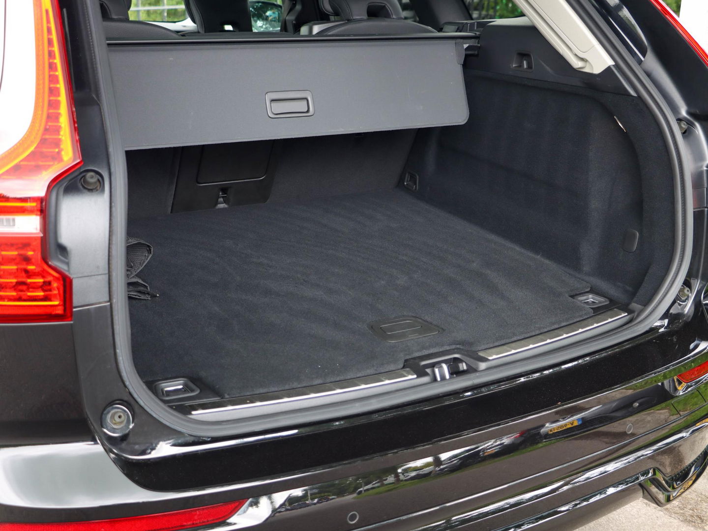 Volvo XC60 T8 Plug-in hybrid AWD Plus Dark 455PK | 360 Cam | Harman Kardon | 20'' | Winterpakket