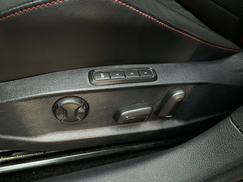 Volkswagen Golf 2.0 TSI GTI TCR Pano|Dyna|Keyl|Akra|Leer|VOL
