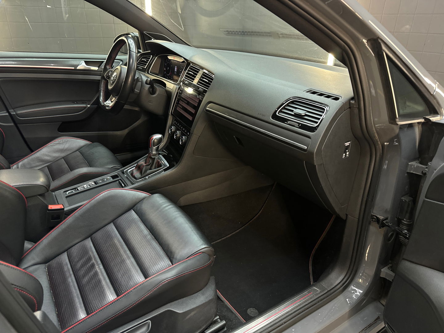 Volkswagen Golf 2.0 TSI GTI TCR Pano|Dyna|Keyl|Akra|Leer|VOL