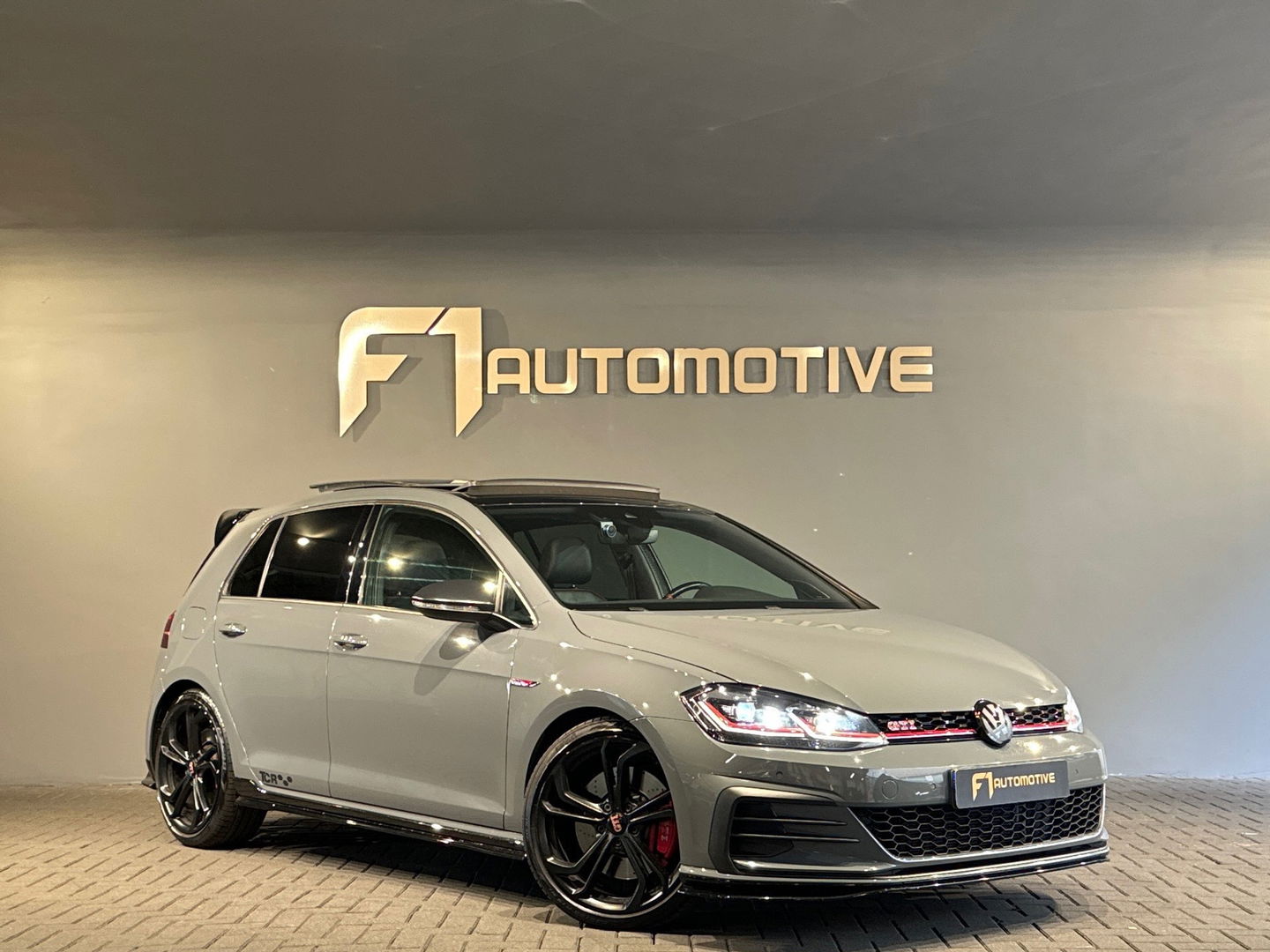 Volkswagen Golf 2.0 TSI GTI TCR Pano|Dyna|Keyl|Akra|Leer|VOL