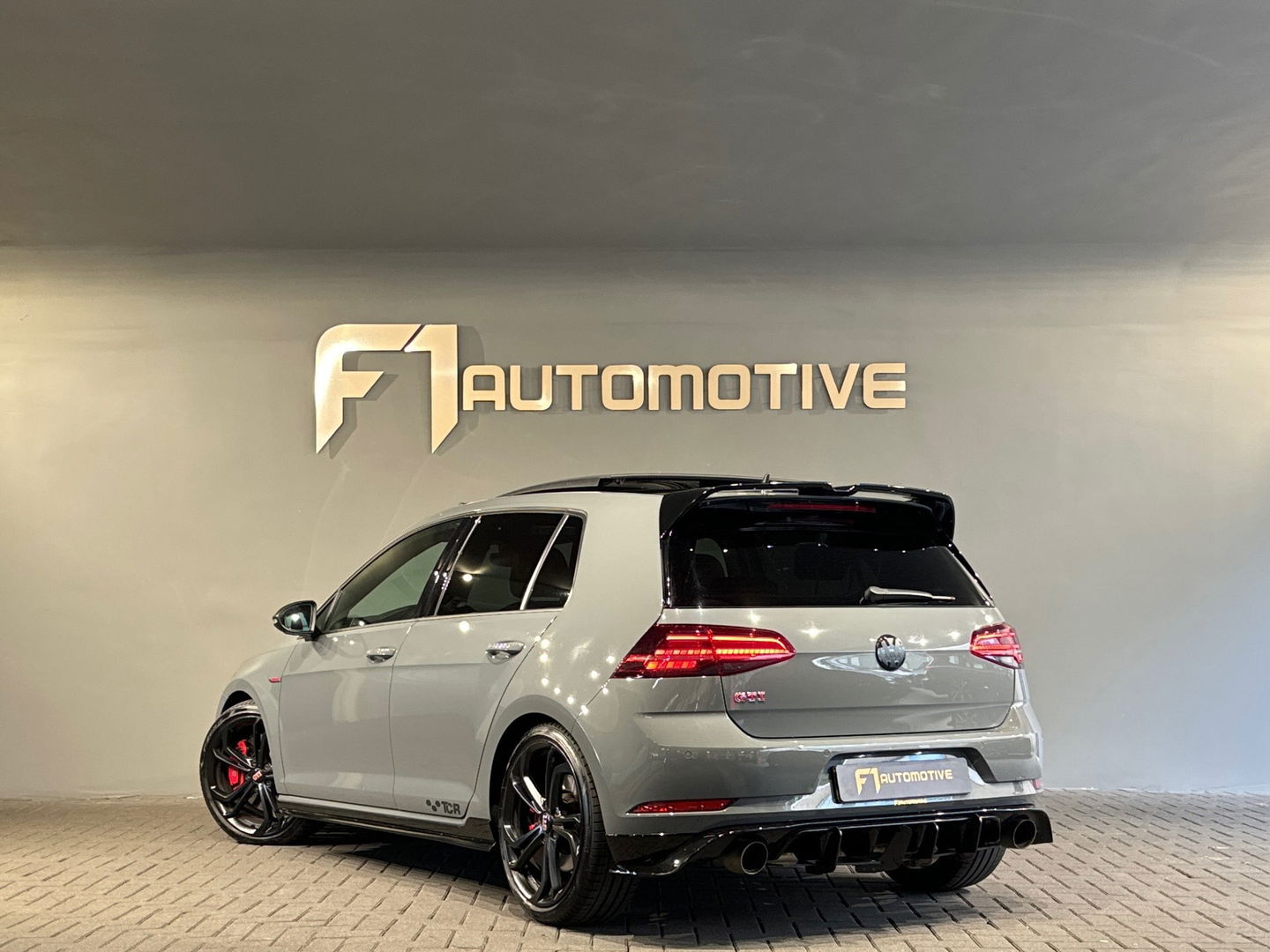 Volkswagen Golf 2.0 TSI GTI TCR Pano|Dyna|Keyl|Akra|Leer|VOL