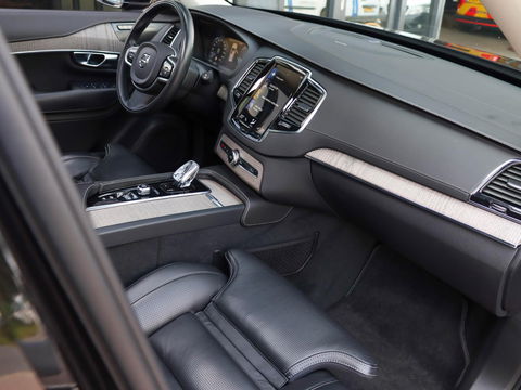 Volvo XC90 T8 Recharge 7p. AWD R-Design | Luchtvering | 22'' | Trekhaak | Stoelkoeling/verwarming